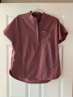 FIGS Women's Montex Mauve Split-Neck Top Small